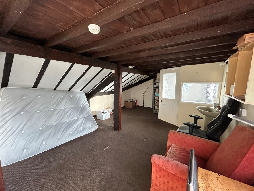 35 Richmond Mount, Leeds, West Yorkshire LS6 1DF