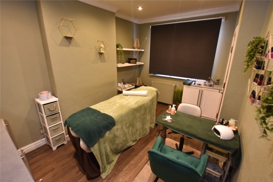 16 Station Road, Horsforth, Leeds, West Yorkshire LS18 5NR