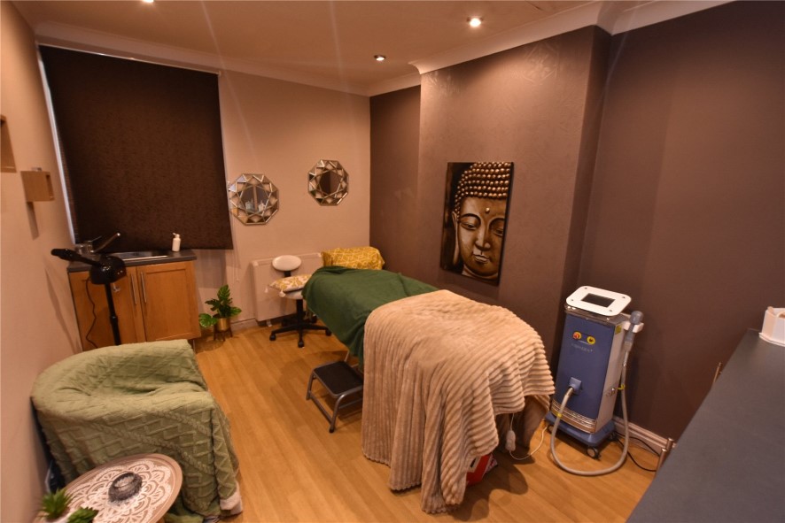 16 Station Road, Horsforth, Leeds, West Yorkshire LS18 5NR