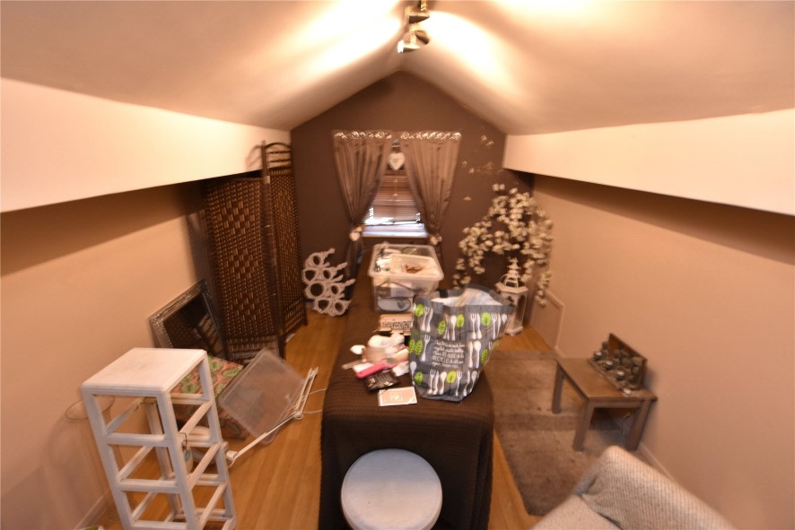 16 Station Road, Horsforth, Leeds, West Yorkshire LS18 5NR