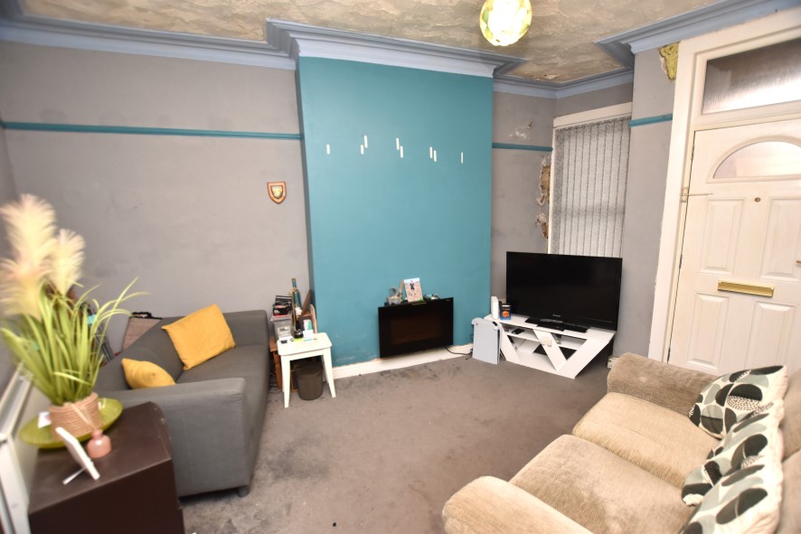 15 Highthorne View, Armley, Leeds, West Yorkshire LS12 3JR