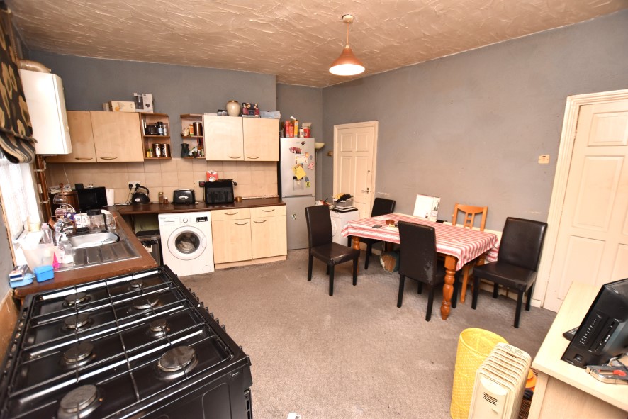 15 Highthorne View, Armley, Leeds, West Yorkshire LS12 3JR