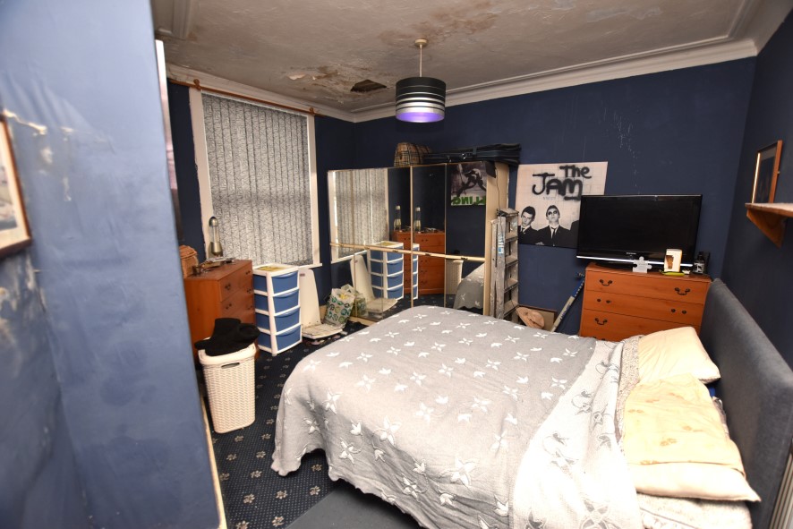 15 Highthorne View, Armley, Leeds, West Yorkshire LS12 3JR