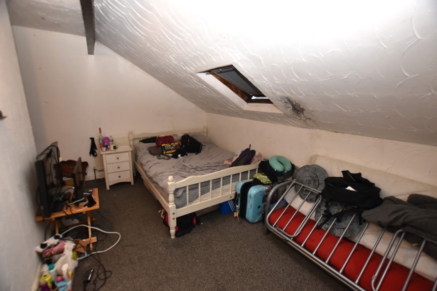 15 Highthorne View, Armley, Leeds, West Yorkshire LS12 3JR