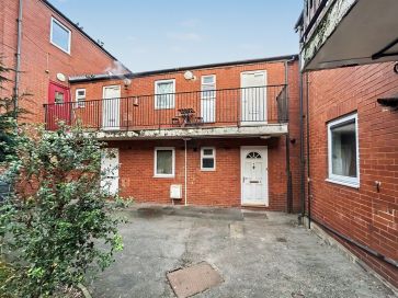 Property for Auction in West Yorkshire - 10 Westfield Court, Westfield Road, Leeds, West Yorkshire LS3 1DL