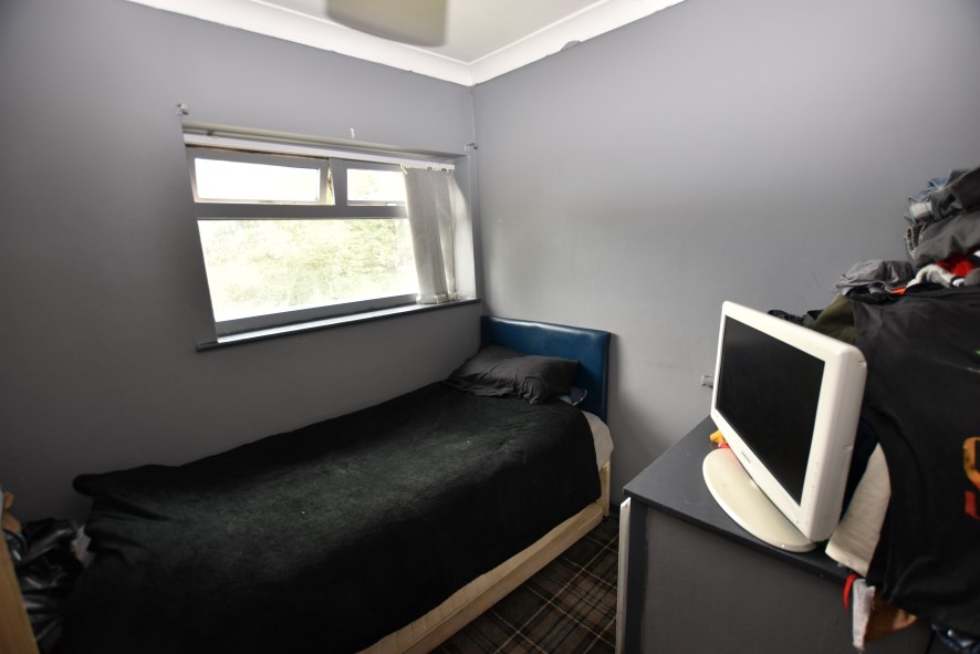 68 Fenby Avenue, Bradford, West Yorkshire BD4 8QX