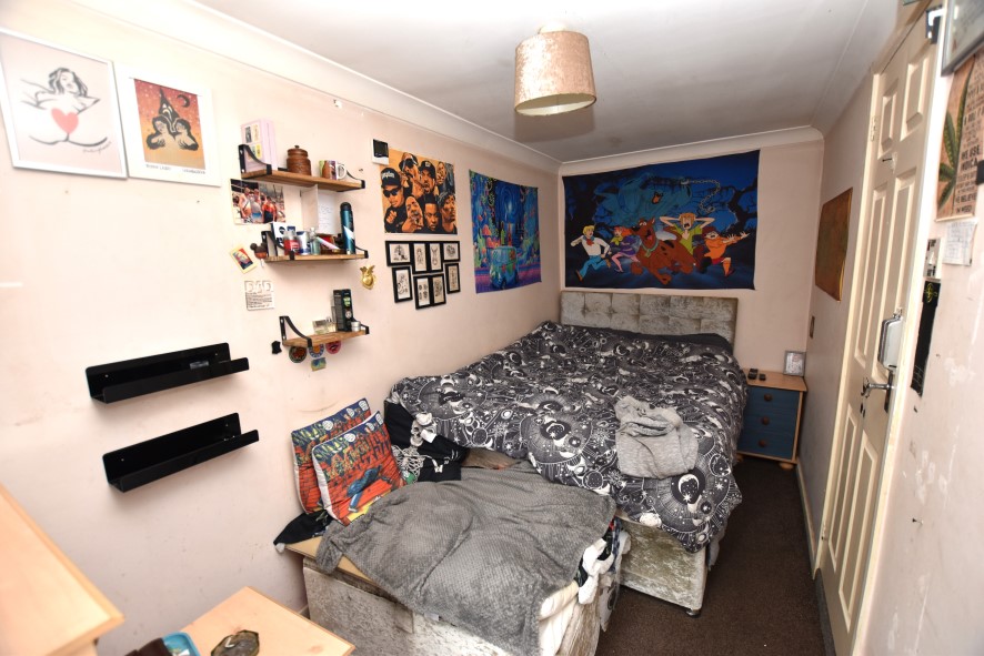 68 Fenby Avenue, Bradford, West Yorkshire BD4 8QX