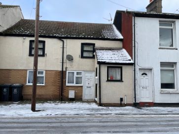 Property for Auction in East Anglia - Ground floor flat, 36-37 South Market Road, Great Yarmouth, Norfolk NR30 2BT