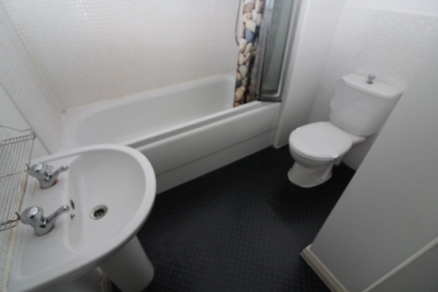 22 Queensway, Clifton, Swinton, Manchester, Greater Manchester M27 8QE