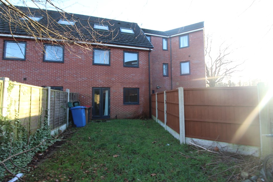 22 Queensway, Clifton, Swinton, Manchester, Greater Manchester M27 8QE