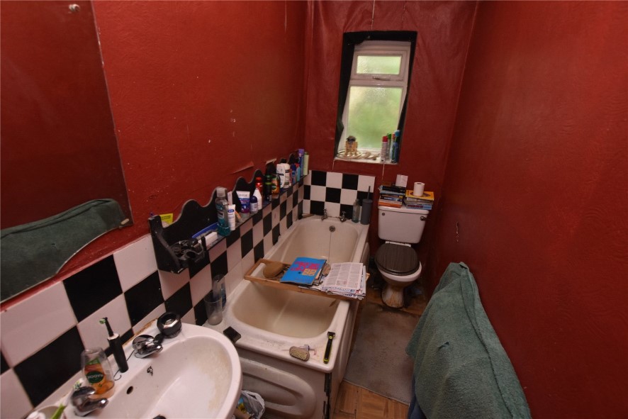 202-206 Oakworth Road, Keighley, West Yorkshire BD21 1QH