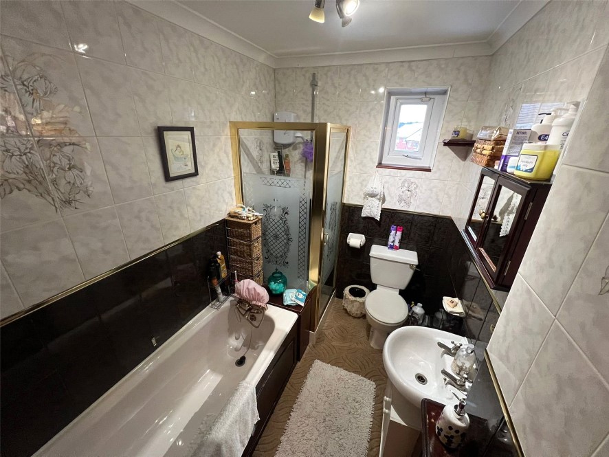 12 Brownlow Avenue, Royton, Oldham, OL2 6LX