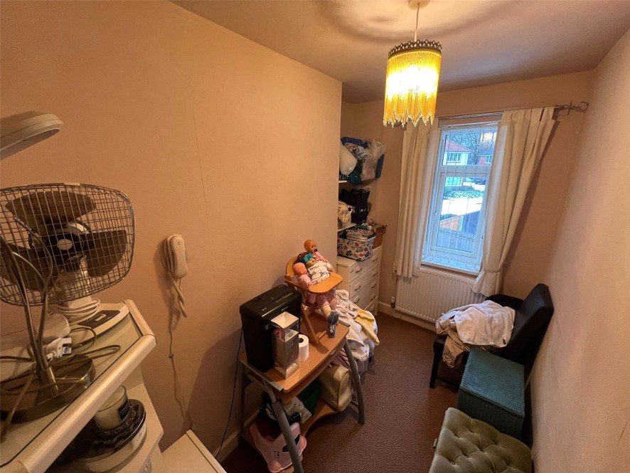 12 Brownlow Avenue, Royton, Oldham, OL2 6LX