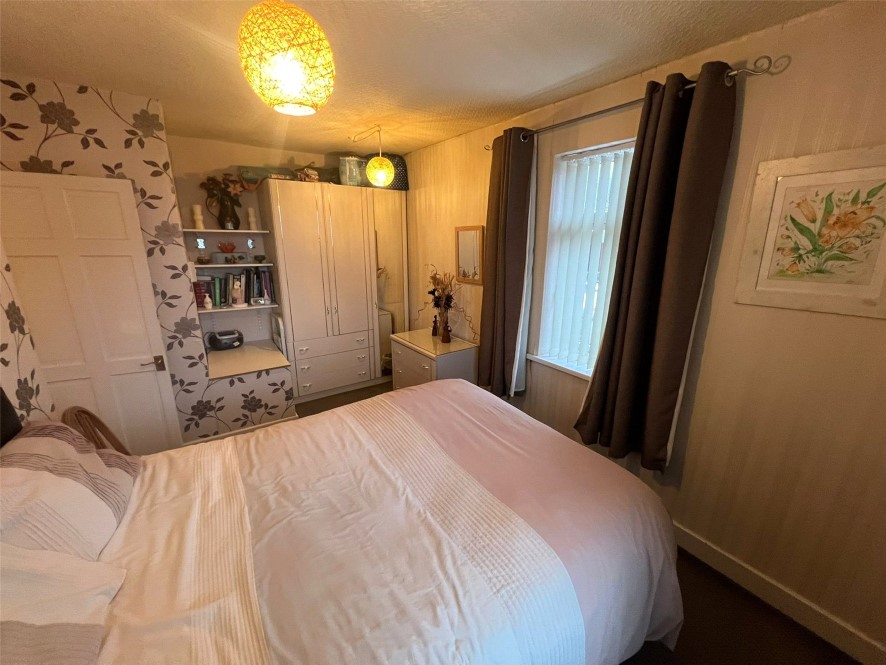 12 Brownlow Avenue, Royton, Oldham, OL2 6LX