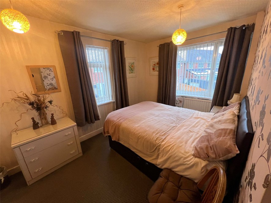 12 Brownlow Avenue, Royton, Oldham, OL2 6LX