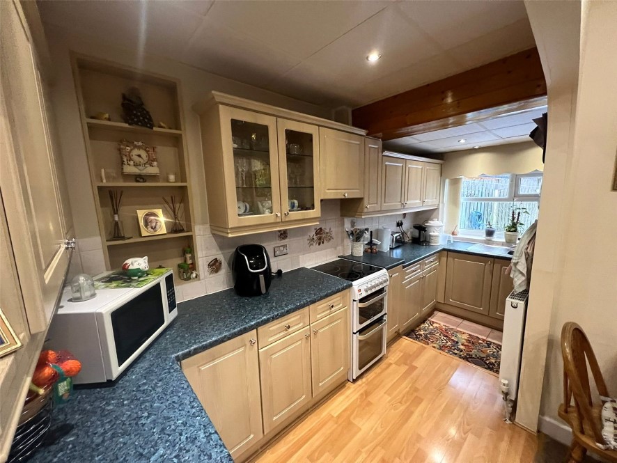 12 Brownlow Avenue, Royton, Oldham, OL2 6LX