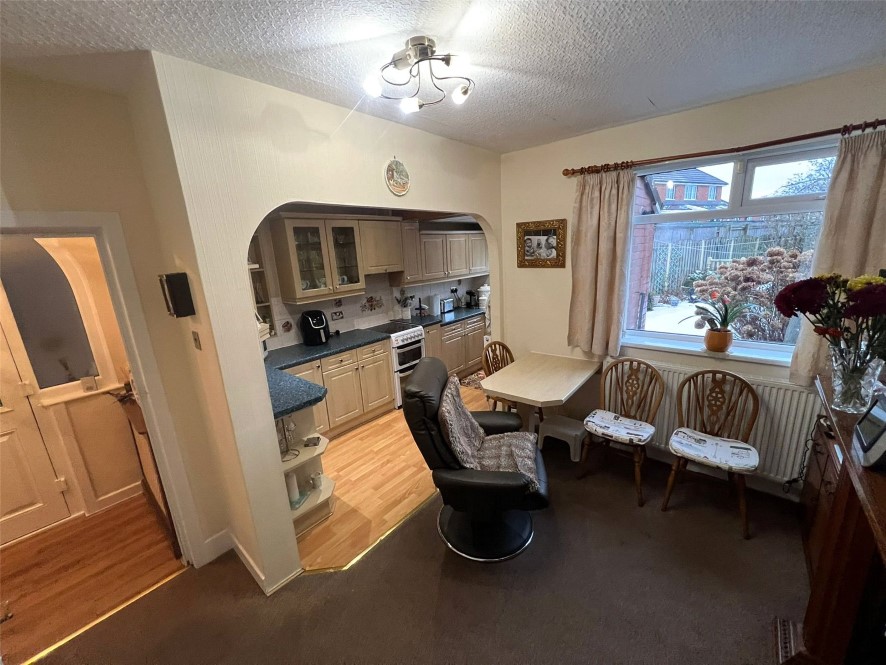 12 Brownlow Avenue, Royton, Oldham, OL2 6LX