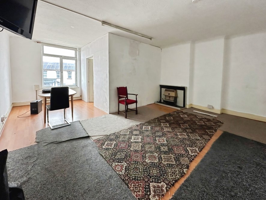 14 Abbey Green, Nuneaton, Warwickshire CV11 5DR