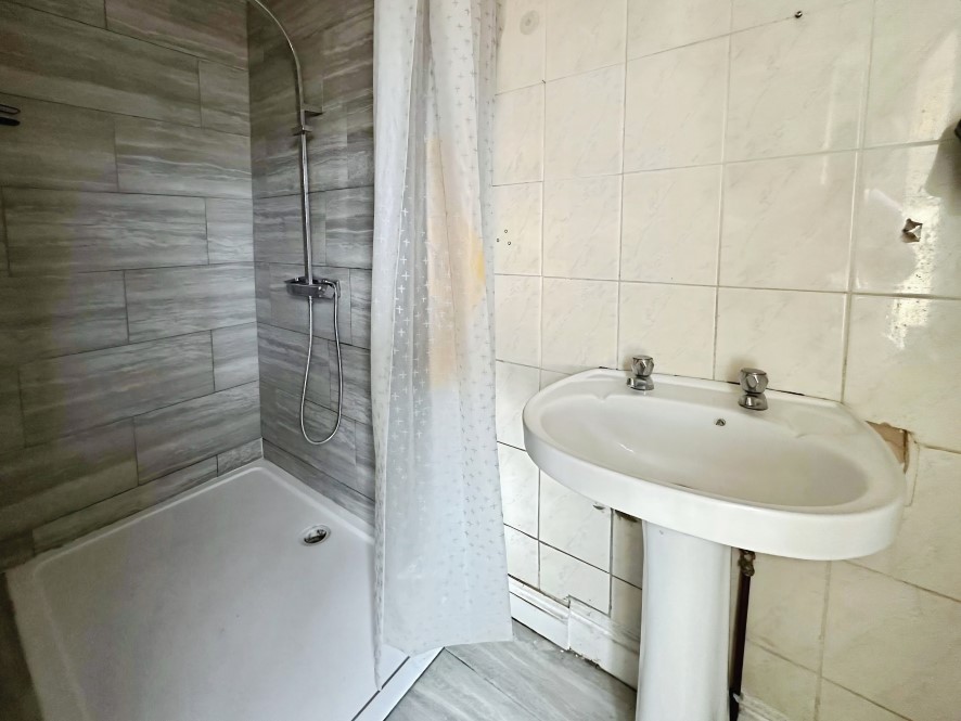 14 Abbey Green, Nuneaton, Warwickshire CV11 5DR