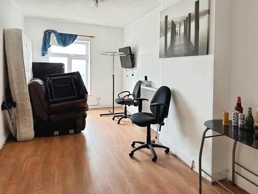 14 Abbey Green, Nuneaton, Warwickshire CV11 5DR