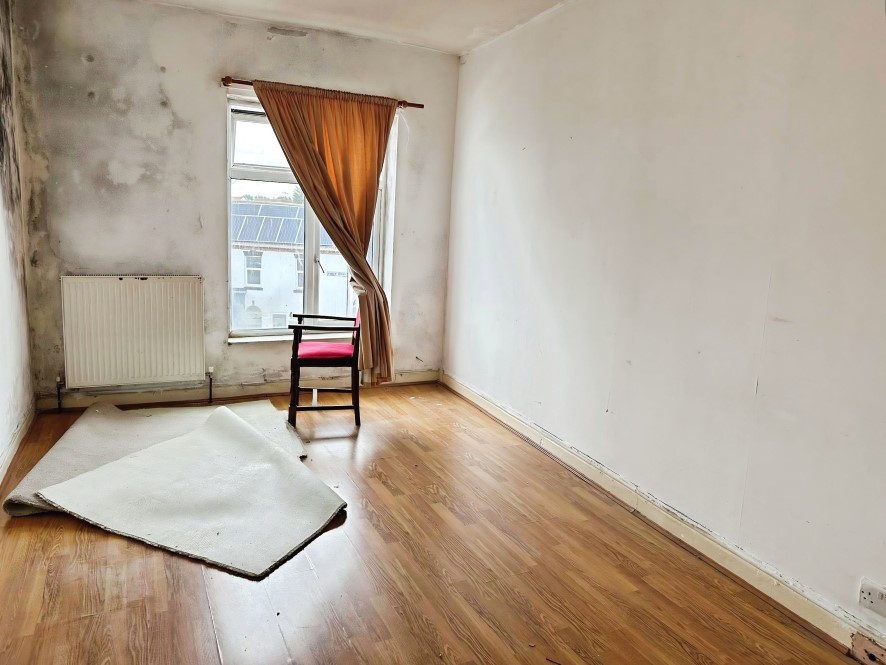 14 Abbey Green, Nuneaton, Warwickshire CV11 5DR