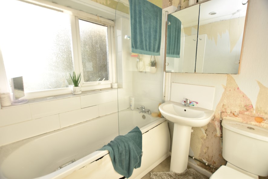 54 Summerbridge Crescent, Bradford, West Yorkshire BD10 8BB