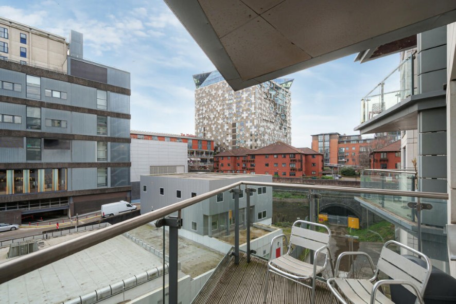 Apartment 296, Centenary Plaza, 18 Holliday Street, Birmingham, West Midlands B1 1TS