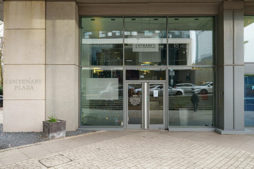 Apartment 296, Centenary Plaza, 18 Holliday Street, Birmingham, West Midlands B1 1TS