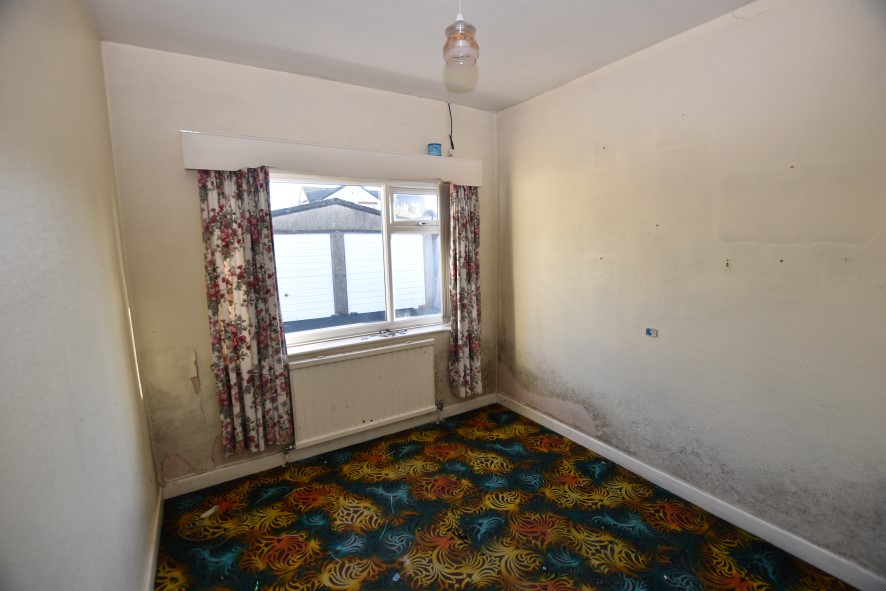 7 Bierley Hall Grove, Bradford, West Yorkshire BD4 6DH