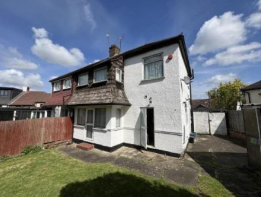 8 Gordon Gardens, Edgware, London HA8 5HG