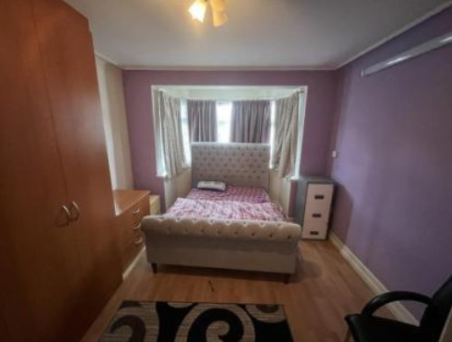 70 The Highlands, Edgware, London HA8 5HL