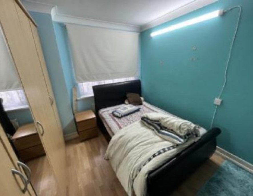 70 The Highlands, Edgware, London HA8 5HL