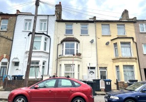 Property for Auction in London - Basement Area, 121 Queen Mary Road, Norwood, London, SE19 3NL