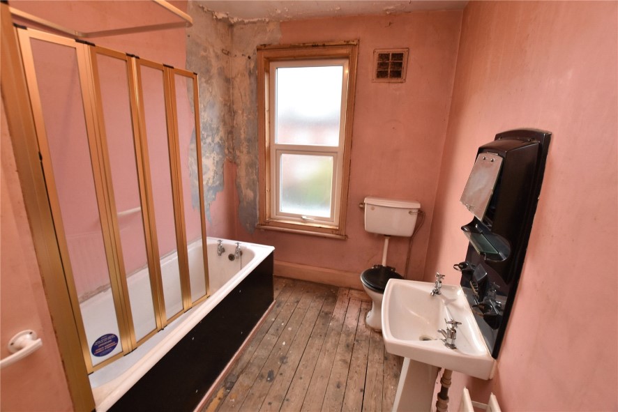 34 Martin Terrace, Leeds, West Yorkshire LS4 2JY