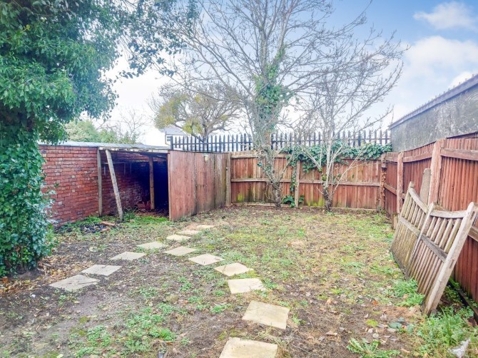 32 Whaddon Road, Cheltenham, Gloucestershire, GL52 5NA