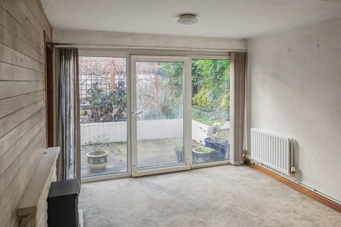 184 Pilgrims Way, Andover, Hampshire, SP10 5HT