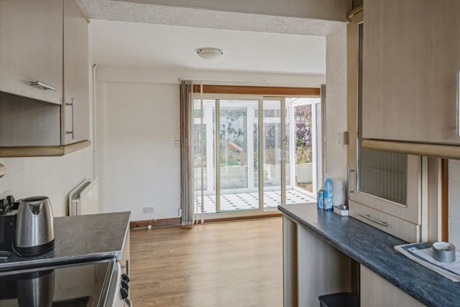 184 Pilgrims Way, Andover, Hampshire, SP10 5HT