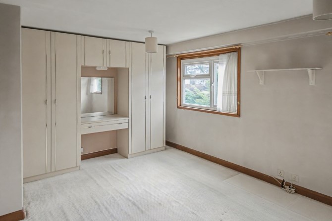 184 Pilgrims Way, Andover, Hampshire, SP10 5HT