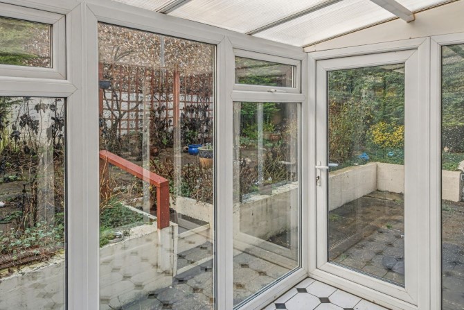 184 Pilgrims Way, Andover, Hampshire, SP10 5HT