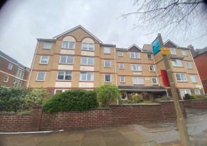 Property for Auction in Sussex & Hampshire - Flat 22 Homedrive House, The Drive, Hove, BN3 6GE