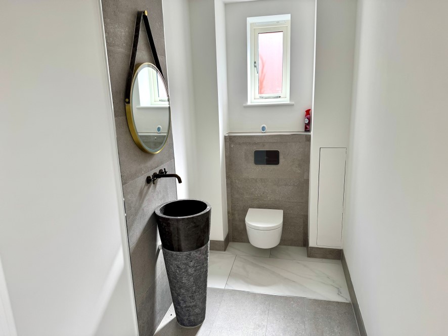 The Burrow, Drakelow Road, Walton-On-Trent, Swadlincote, Derbyshire DE12 8NB