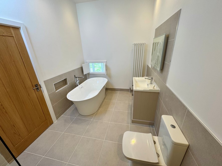 The Burrow, Drakelow Road, Walton-On-Trent, Swadlincote, Derbyshire DE12 8NB