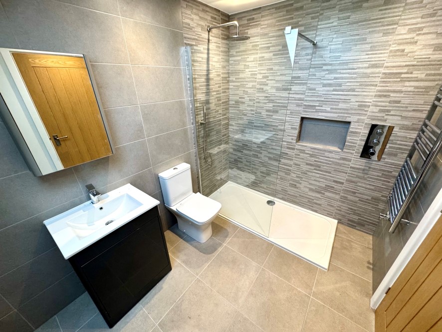 The Burrow, Drakelow Road, Walton-On-Trent, Swadlincote, Derbyshire DE12 8NB