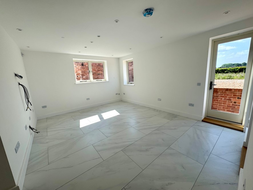 The Burrow, Drakelow Road, Walton-On-Trent, Swadlincote, Derbyshire DE12 8NB