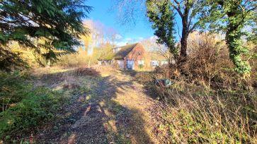 Property for Auction in Bedfordshire and Buckinghamshire - Birdbrook, Marsh Road, Little Kimble, Aylesbury, Buckinghamshire HP22 5XS
