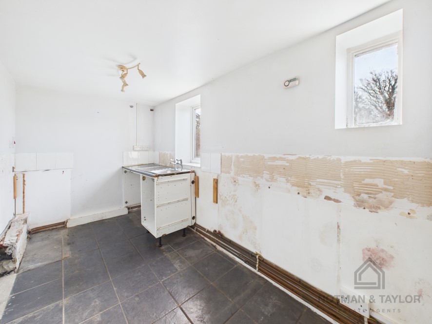 3 Moor View, Laira, Plymouth, Devon PL3 6AS