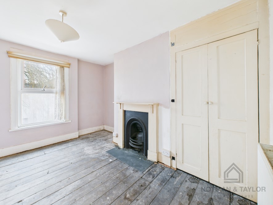 3 Moor View, Laira, Plymouth, Devon PL3 6AS