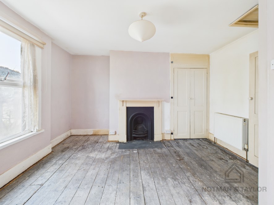 3 Moor View, Laira, Plymouth, Devon PL3 6AS