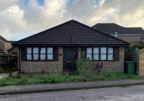 Property for Auction in London - 2 Wheatfield Drive, Waltham, Grimsby, South Humberside, DN37 0XT