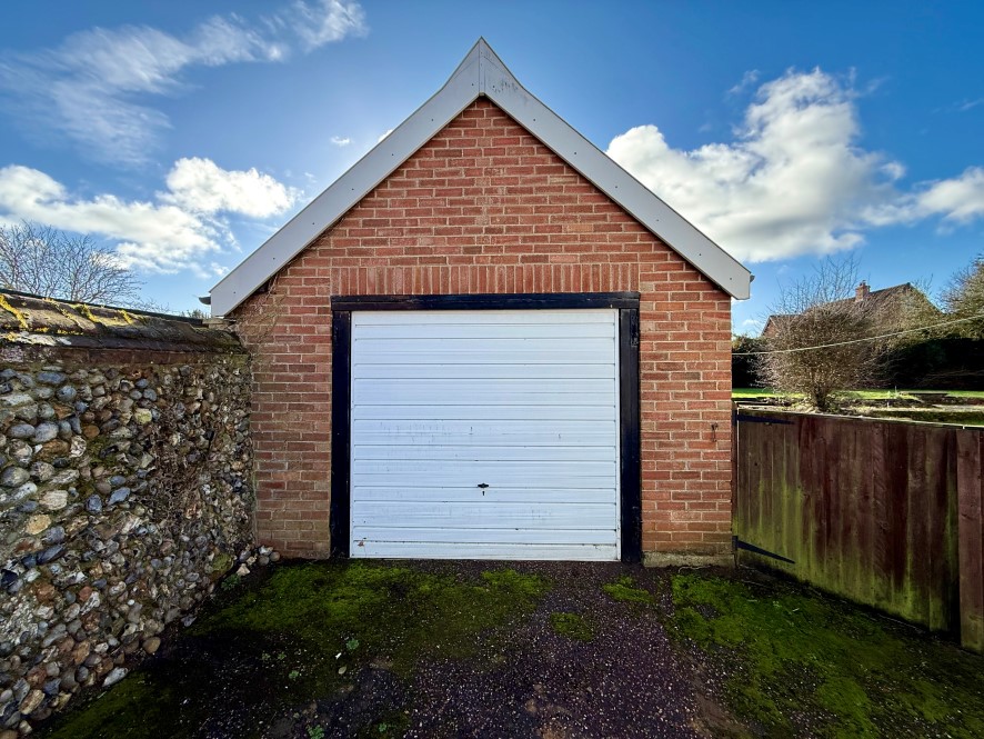 The Lilacs, Mill Road, Hempnall, Norwich, Norfolk NR15 2LP